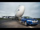 2007-Volkswagen-Touareg-tows-Boeing-747-Front-Angle-614x460.JPG